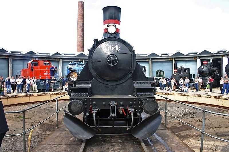 Face to face with the No 564.