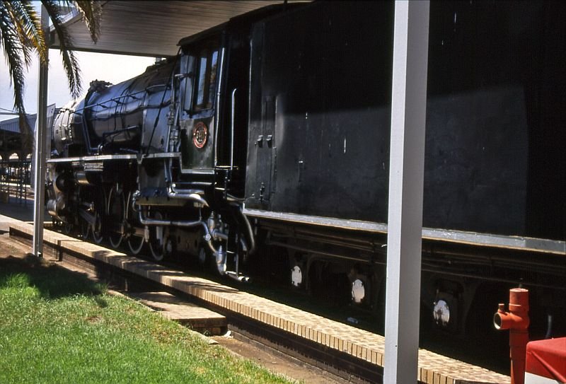 25NC 3411 at Kimberly station.