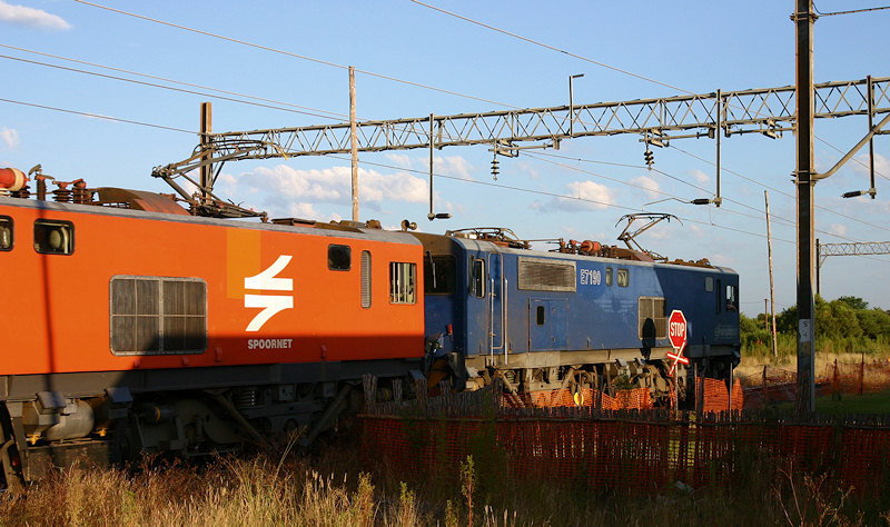 Through the station - L Geldenhuys 7/03/10