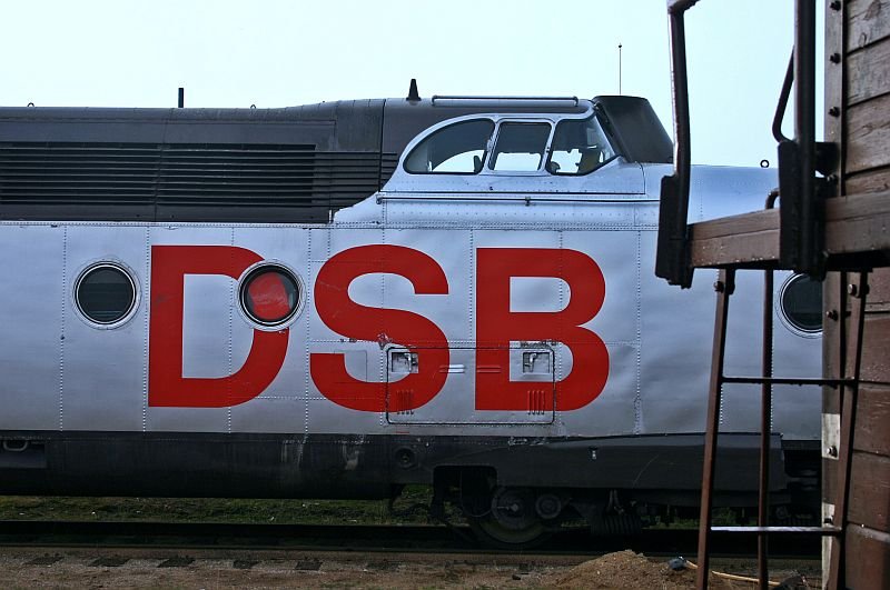 A side view at the motorcar of the MA 460 at the railway museum.