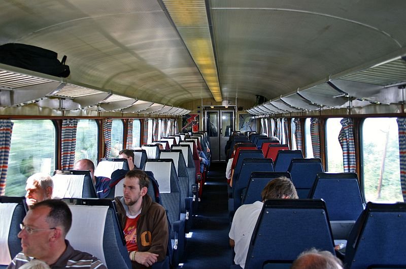 Inside the driving trailer looks the passenger compartment this way.