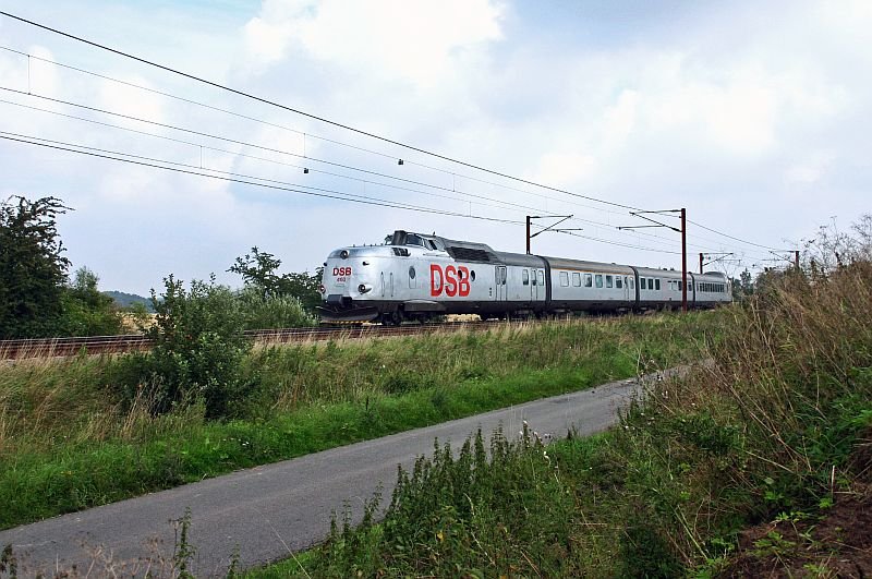 The next day. The train is on another tour. Here comes the train from Odense and the leading car is the motorcar MA 480.
