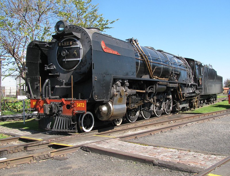 While this was going on, 25NC was uncoupled and taken to the running shed which was occupied by 12AR Susan. Susan was pulled out of the shed and Elize swapped places to have her fire drawn and be bedded down for the evening.