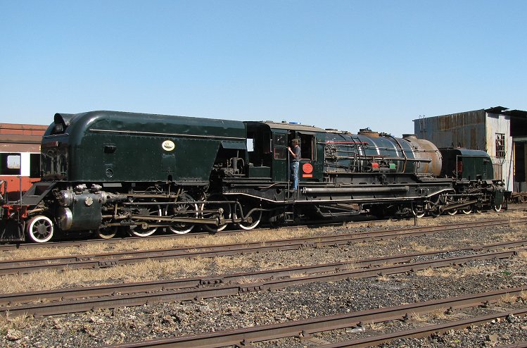 Lyndie-Lou vacates the line she has occupied while having her boiler prepared for inspection.