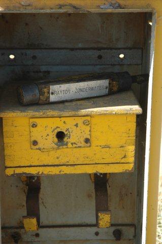 Closer view of the staff. Labelled "RAYTON-ZONDERWATER"