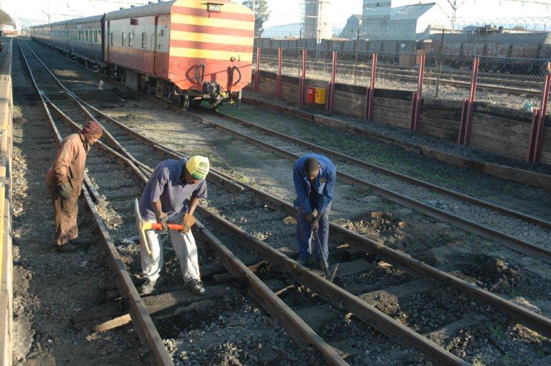Early one Sunday morning, the men are at work digging, replacing and packing ballast to get the point and track work ready for the busy season of FOTR lying ahead.