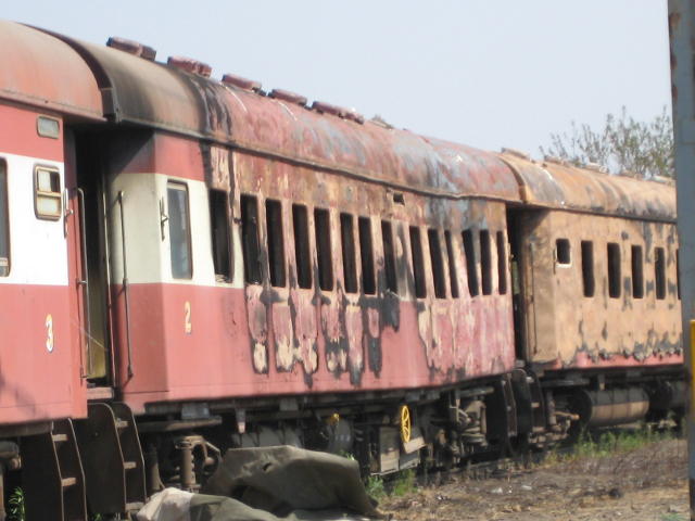 The sagging frame can be seen clearly