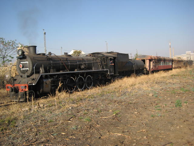 The final move - both coaches in their new location and 2650 ready to depart