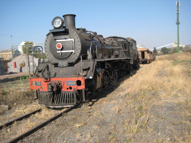 2650 pulls away after leaving the first coach