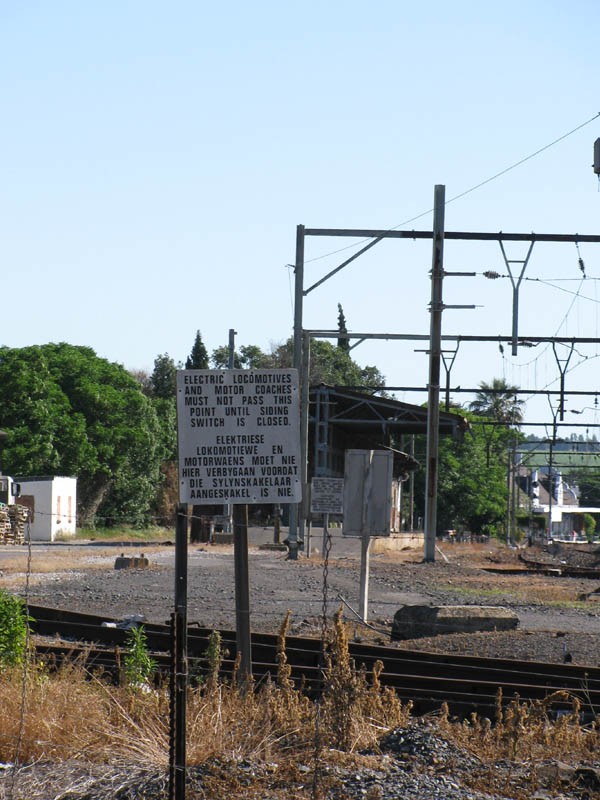 The electric cables have been stolen / removed. the track leading to this sidings have also been covered with tar at the nearby levelcrossing, so I don't think a train can access it anymore. Points and track all still there. The Metro station building can be seen in the background