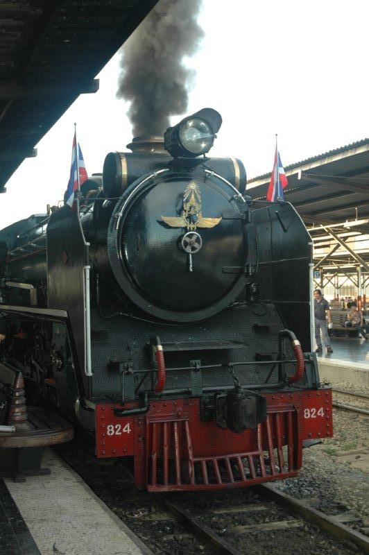 Pacific oil burner 824 at Bangkok main station waiting  to head towards Ayutthaya. 23/10/2010
