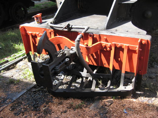 At some point in the past the buffer beam had been painted black. This morning Kevin painted it red again