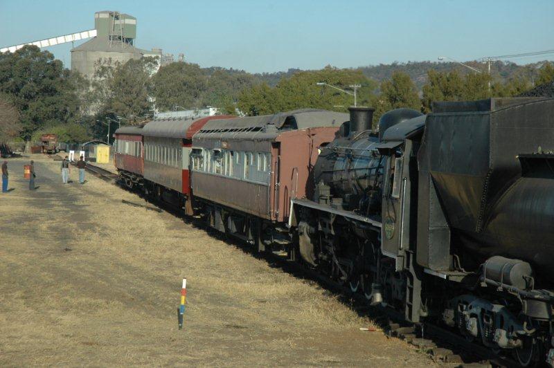 "Hokai"! That will do. Load stands for the first time on the new "James Straight". Thank you all and a great thanks to SANRASM for their donation of the first part of their old site's track. Once again steel wheels will roll across them and no longer just rust and leaves!