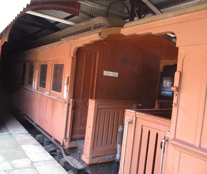 Passenger saloon 737 (1921), butts against Illovo. This coach is in virtual darkness but is beautiful inside