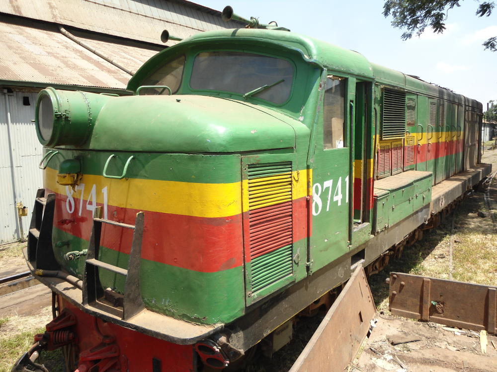 8741 has coupled on and is waiting to set back with 3020 and 5918