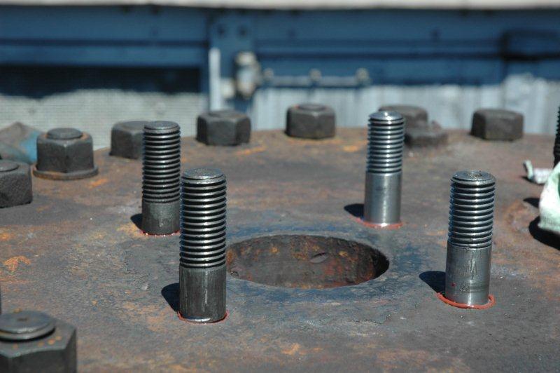 Renewed studs on the dome for the safety valves. The rear studs were badly worn and thus new ones were machined. This was a time consuming task performed by John Dadford.