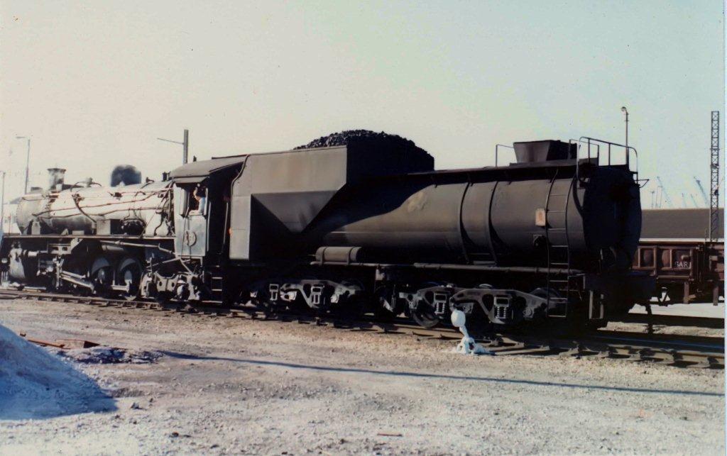 24  3664 shunt skakel 18 op PE hawe 26-7-1984  drywer JJ Minnie  -stoker GG Ruddy.jpg