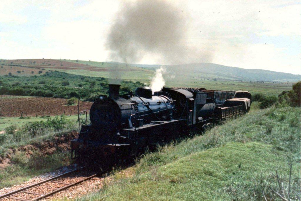 24  3664 vertrek uit Oakhill na Platrug op Alexandria lyn 2-4--1987 om 12.39 nm.jpg