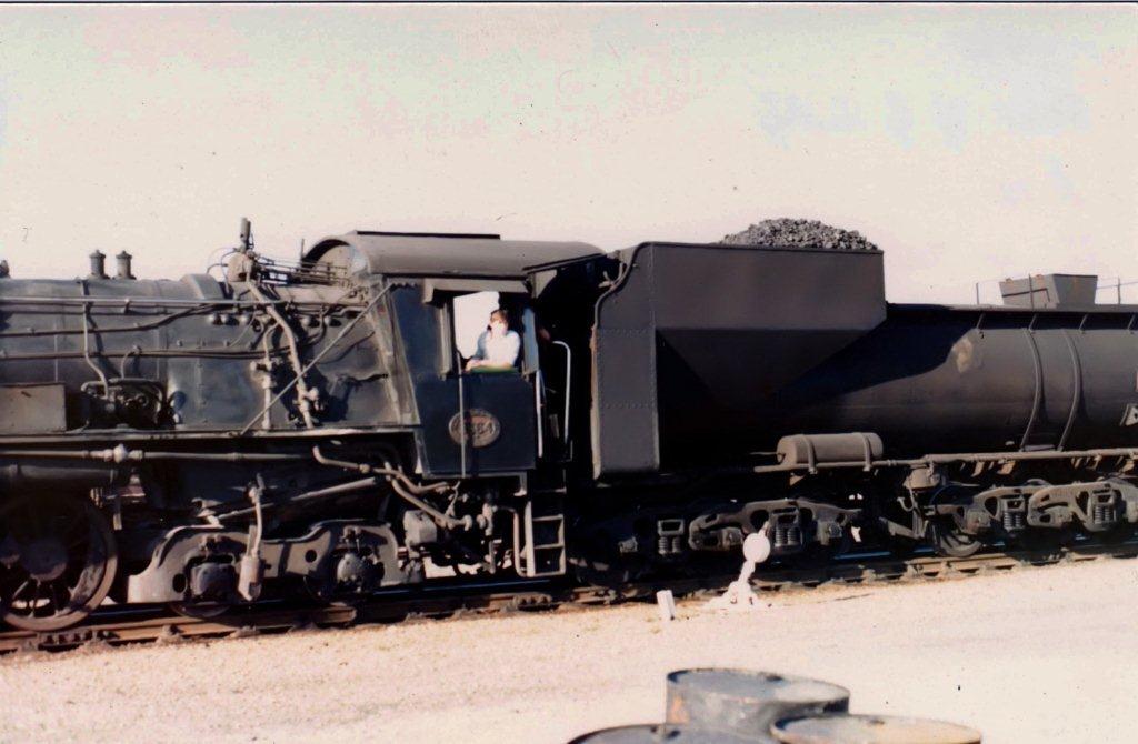 24  3664 shunt skakel 18 PE hawe 26-7-1984 -drywer JJ Minnie  -stoker GG Ruddy.jpg