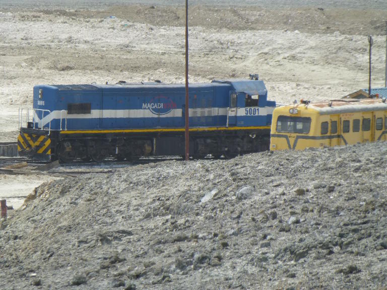 5001 and the railcar, this time without the dust cloud