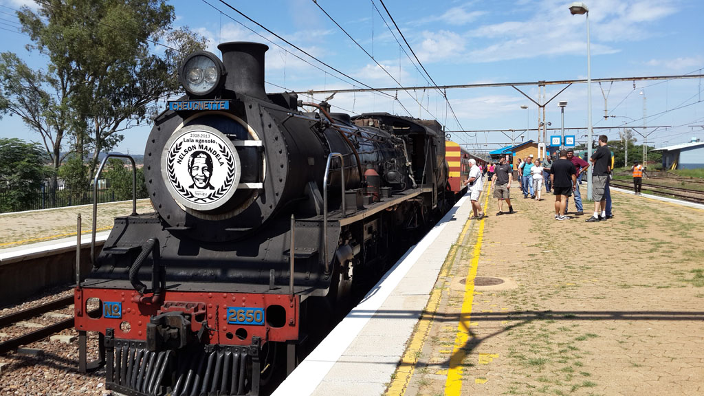 FOTR Class 19D, 2650 commenorating Nelson Mandela standing at Eerste Fabrieke station, 15 December 2013. Picture: Steve Appleton.