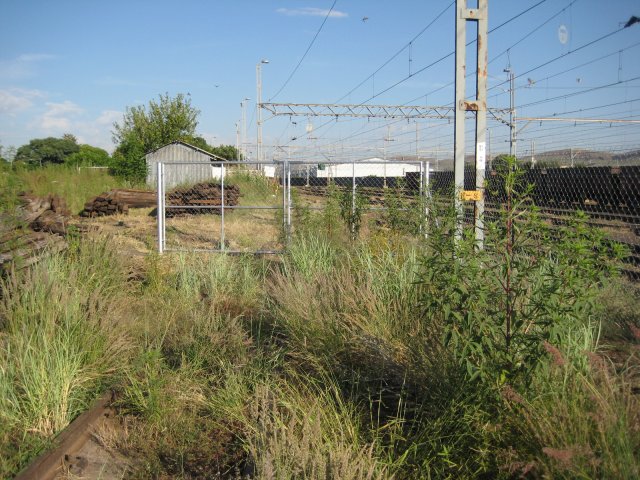 The western exit from the small spur which currently has an old brake van sitting on it