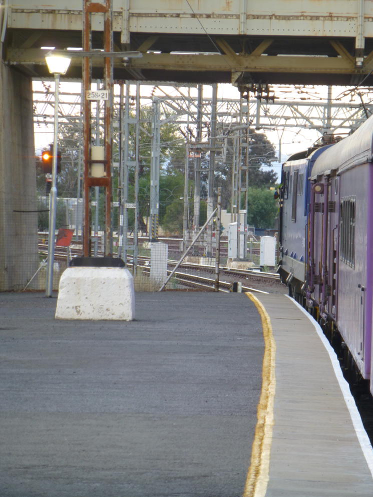 Yellow signal - ready to depart