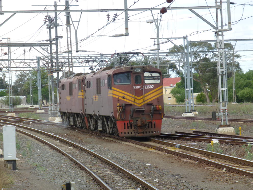 The 6E1 units head off