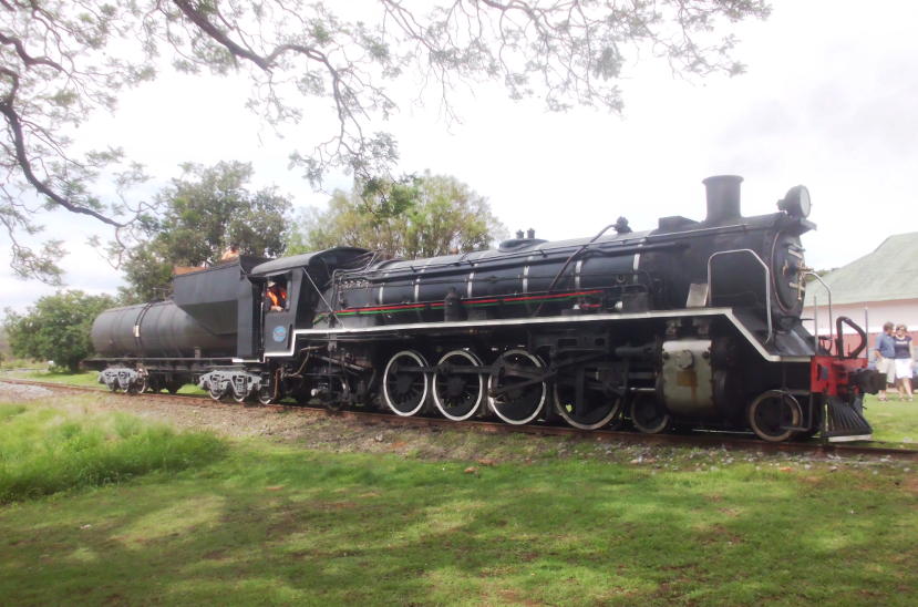 0-2014-11-29 15.07 Uhr FotR Lok 19D No. 3650 in Cullinan auf Dreiecksfahrt.JPG