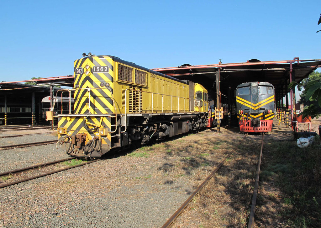 D1562 earns its keep shunting the electrics