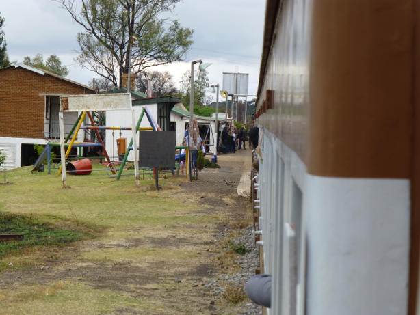 The train pulls in to Cullinan Station