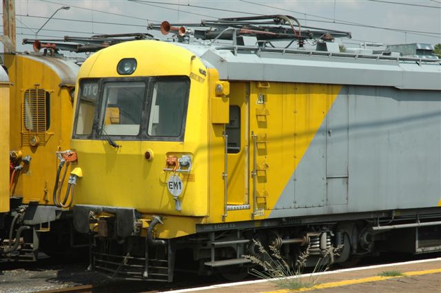 Metro Faces. The glass fibre modifications to this motor coach set give the Metro units a very streamlined look. On the left is the old familiar face before cosmetics stepped in. Pretoria North station