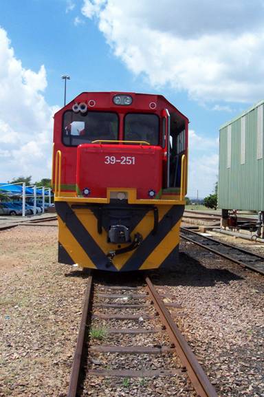 39 251