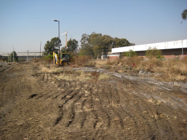 Working between the platform and the future car park