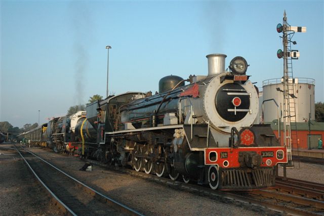 Coupled up amd creating vacuum, the two locomotives are ready to haul the freshly serviced coaches, for the charter group, out of Rovos yard, and onto the platform line. Soon the guests will be on board and enjoying the luxuries of Rovos train travel