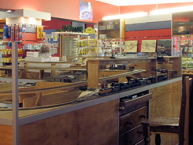 Picture 2 shows the spiral to start off with - the arrow indicates where the upper level will be built.      N Mollison