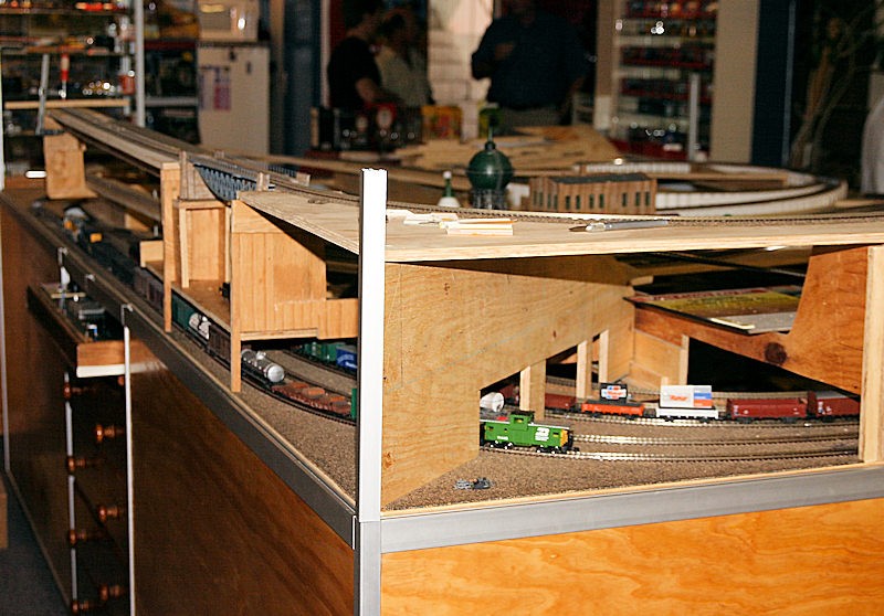 Photo 3 - Corner showing the access galleries.