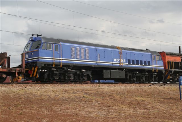 BD 103 at Pyramid South, coupled to an orange 34 class.<br /><br />Photo by Chris Janisch, September 2007