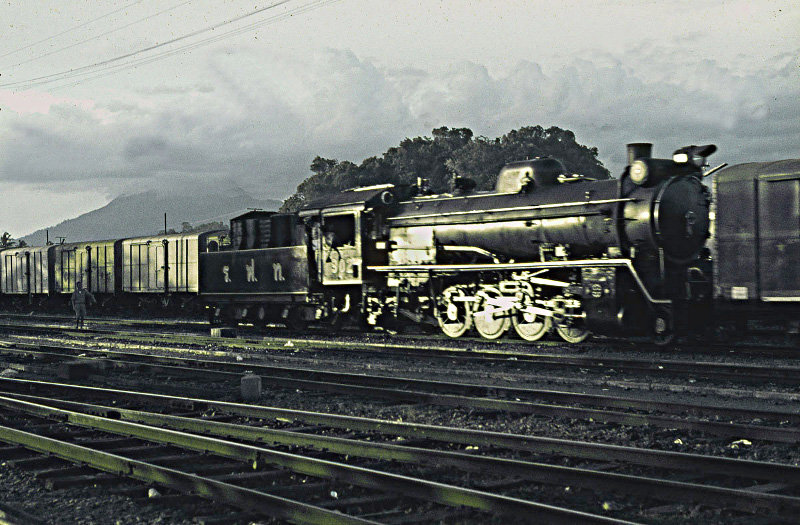 902 arriving Thung Song.jpg