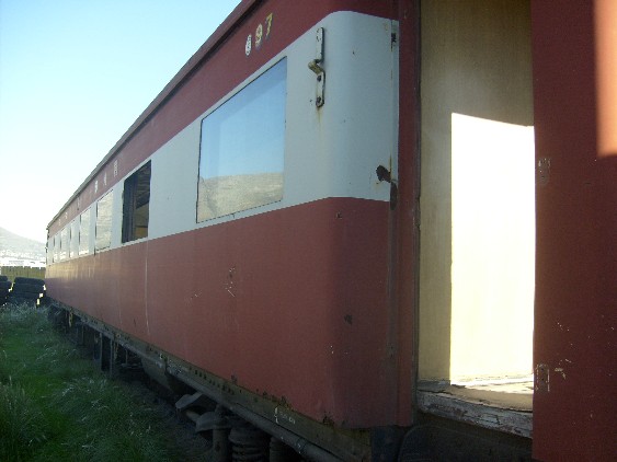 Lounge car 697.jpg