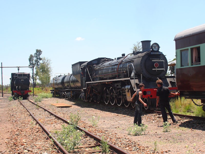 A discussion to do with coupling ensues......<br />03/11/07 K R Wilson-Smith