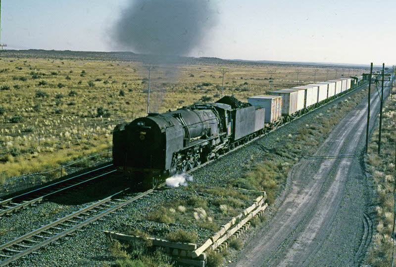 3427 INA approaching Orange River 1980.jpg