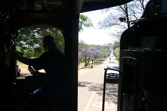 Crossing Oak Avenue, Cullinan
