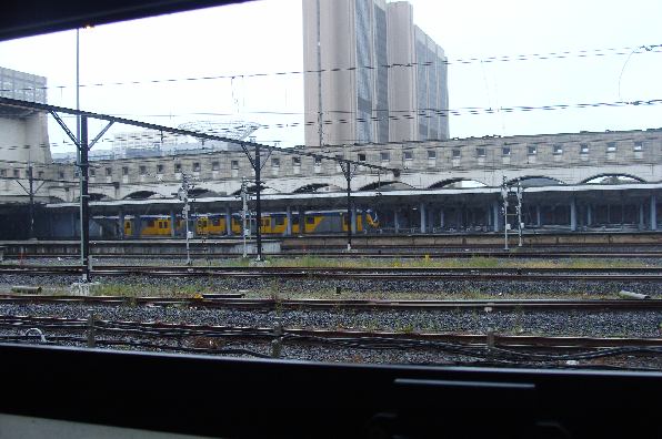 Off home on the Northern line on a rainy Sunday. In the distance is a parked Khayelitsha train. And the empty spaces behind that are the mainly long distance platforms as in Stefan's pictures