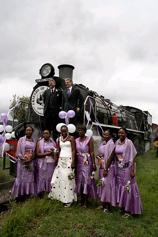 Laura, Betty, Jane, Red, Macu and Mary, with John, Nick and Cheugnette