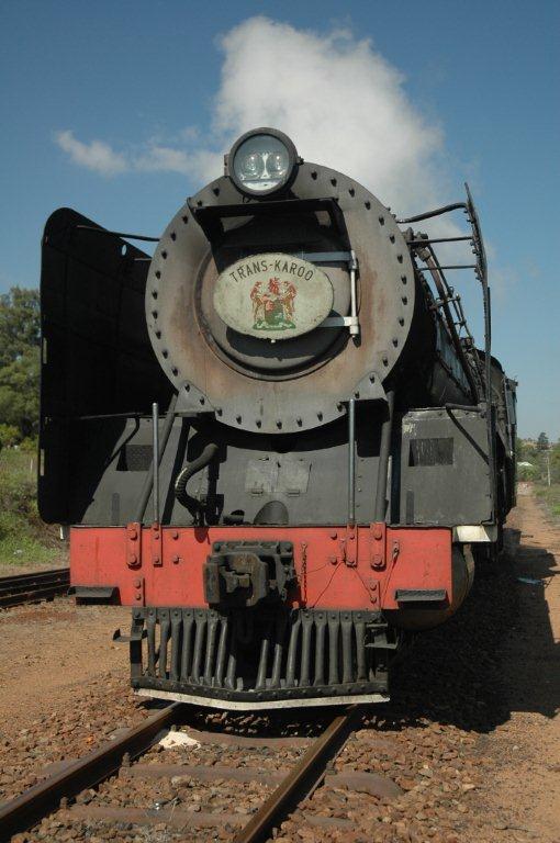 15 F 3117 has just brought in the Mothers Day Trans Karoo from Pretoria to Cullinan, and now waits to go clean fire