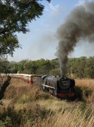 Lifting the train up the climb out of Cullinan.