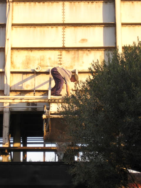 No, it's Fireman Nathan trying to open a chute to pour coal into 3117 below