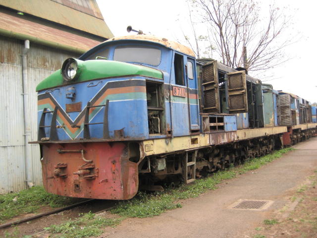 8711