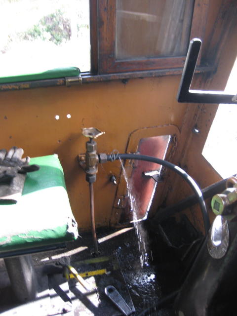 That's not supposed to happen! A split in the spray pipe